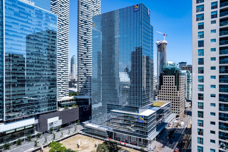 88 Queens Quay W, Toronto, ON for lease - Primary Photo - Image 1 of 13