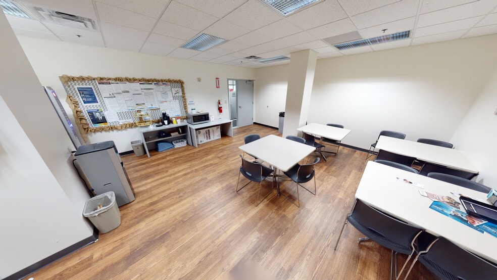 5025 Bradford Dr, Huntsville, AL for lease - Interior Photo - Image 3 of 15