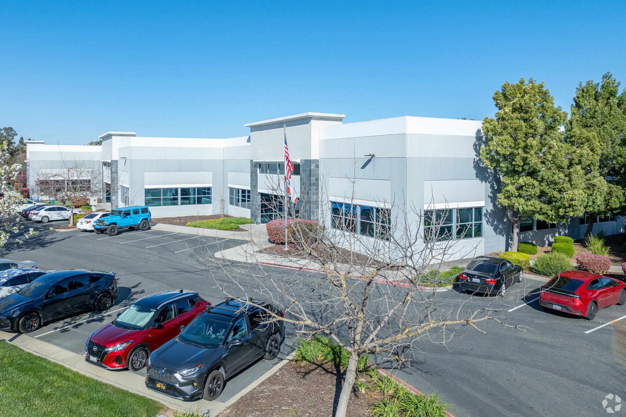 2218 Kausen Dr, Elk Grove, CA for lease Primary Photo- Image 1 of 18