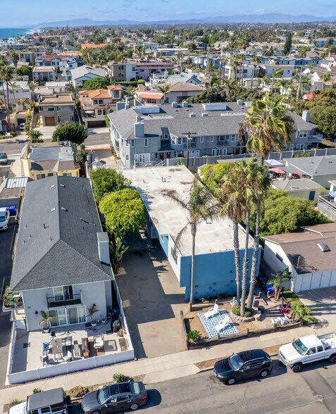 160 Hemlock Ave, Carlsbad, CA à vendre - Photo du bâtiment - Image 2 de 4