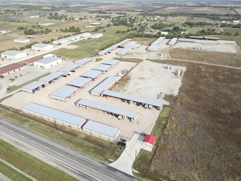 14744 US-380, Krum, TX à vendre - Photo du bâtiment - Image 3 de 4