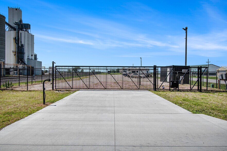 1099 W 6th St, North Bend, NE à vendre - Photo du bâtiment - Image 2 de 15