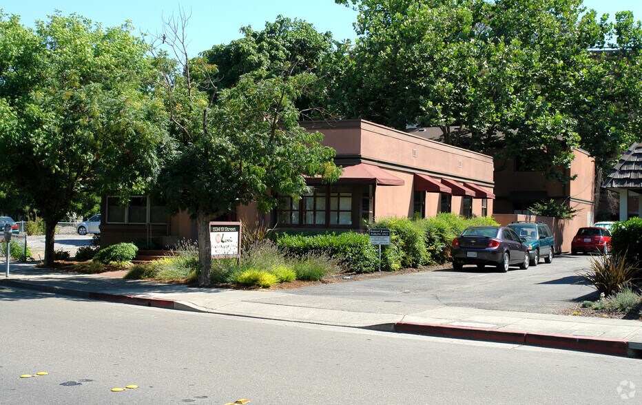 534 B St, Santa Rosa, CA à vendre - Photo du bâtiment - Image 2 de 18