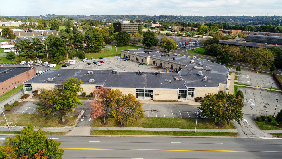 522-540 Alpha Dr, Pittsburgh, PA à louer - Photo du bâtiment - Image 3 de 5