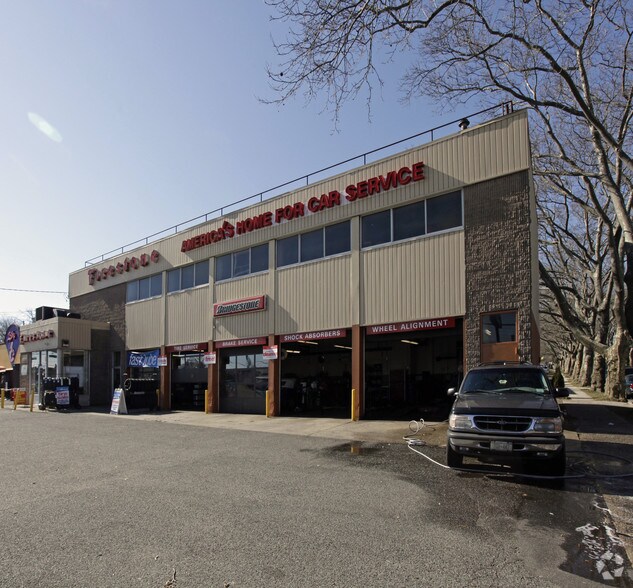 2551 Hylan Blvd, Staten Island, NY à vendre - Photo du bâtiment - Image 2 de 2