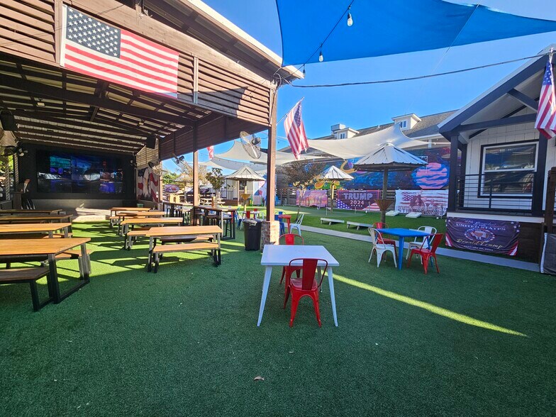 409 Bradford Ave, Kemah, TX à louer - Photo du bâtiment - Image 3 de 5