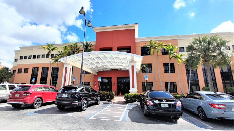 925 NE 30th Ter, Homestead, FL for lease - Building Photo - Image 2 of 20