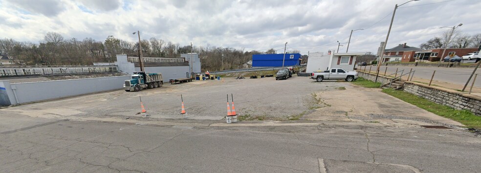 303 Commerce Street, Lewisburg, TN à louer - Photo du bâtiment - Image 2 de 3