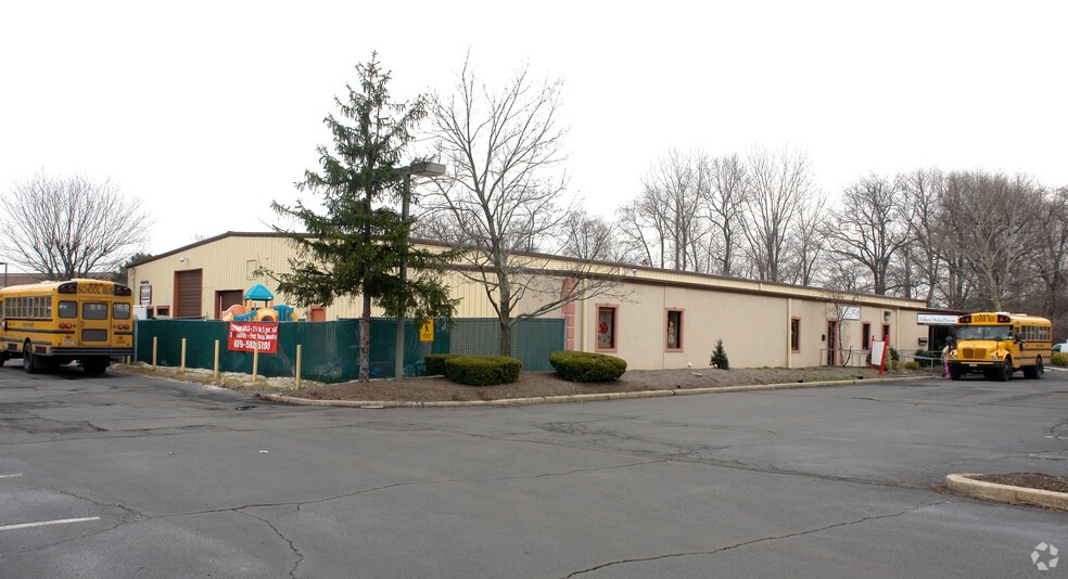 100 Youngs Rd, Hamilton, NJ à louer - Photo du bâtiment - Image 3 de 6