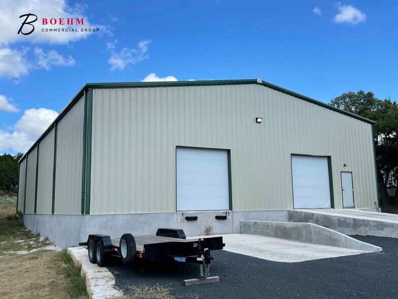 347 E FM 289, Comfort, TX à louer - Photo du bâtiment - Image 2 de 14