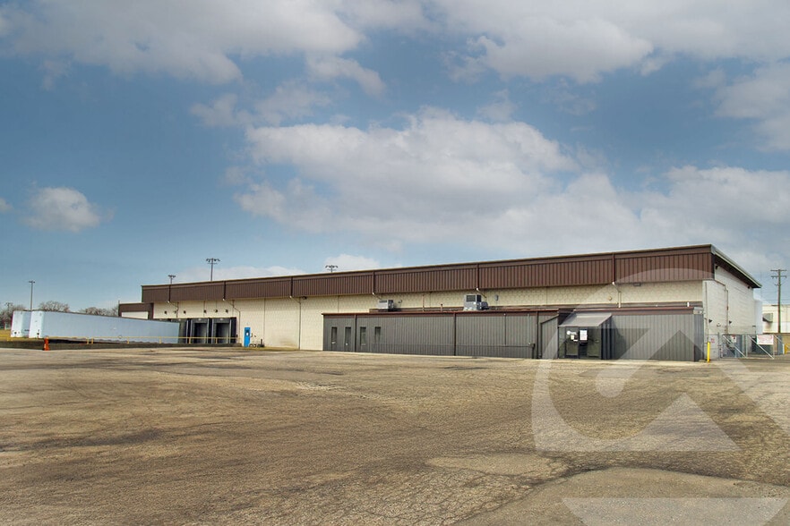 33101 Harper Ave, Saint Clair Shores, MI for sale - Building Photo - Image 2 of 4