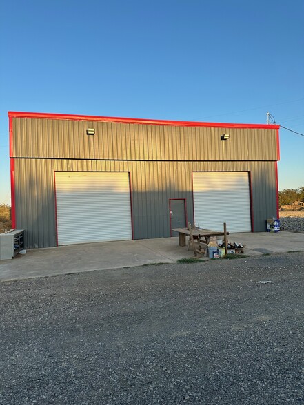 828 E 13th, Atoka, OK for lease - Building Photo - Image 3 of 10