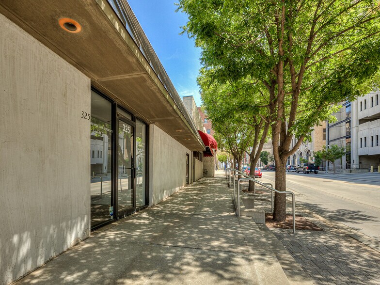 325 Dean A Mcgee Ave, Oklahoma City, OK à vendre - Photo du bâtiment - Image 3 de 30