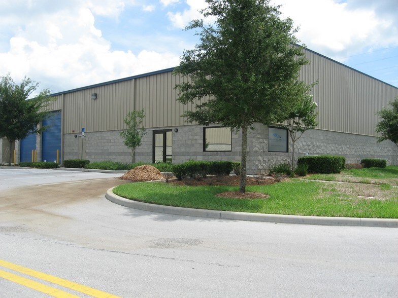 160-220 Springview Commerce Dr, DeBary, FL for sale - Primary Photo - Image 1 of 7