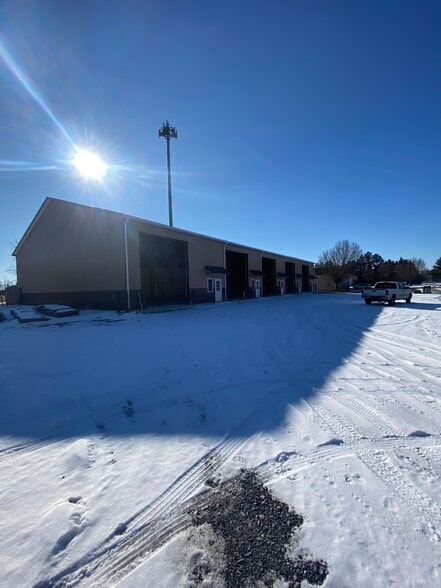 1255 College Park Dr, Dover, DE à louer - Photo du bâtiment - Image 2 de 3