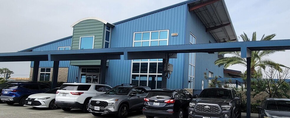 8602 Banana Ave, Fontana, CA à louer - Photo du bâtiment - Image 2 de 6