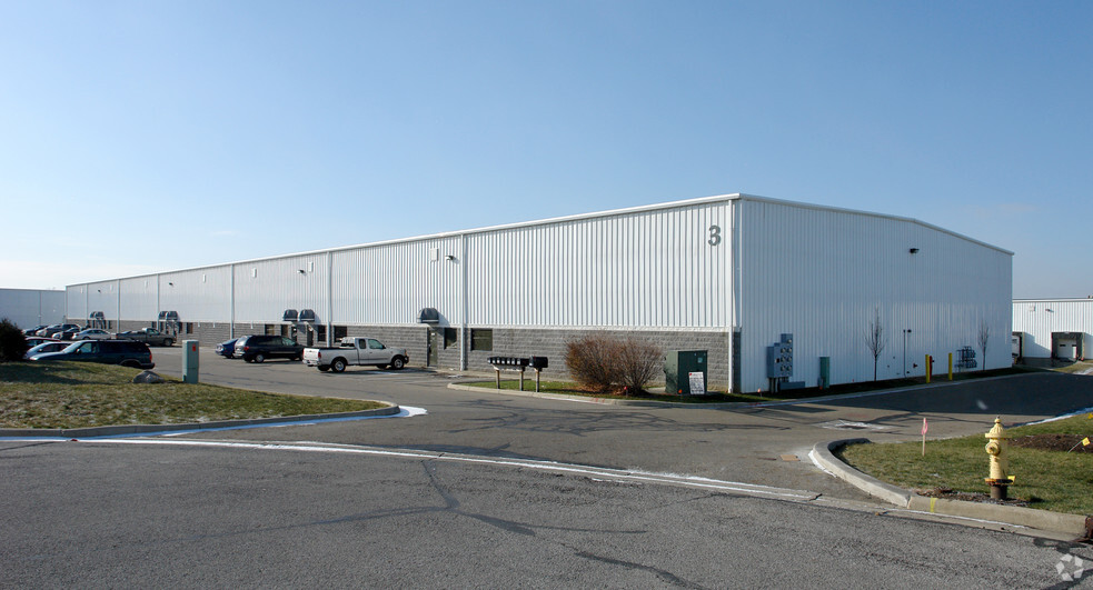 6751-6775 Commerce Court Dr, Blacklick, OH for lease - Primary Photo - Image 1 of 6