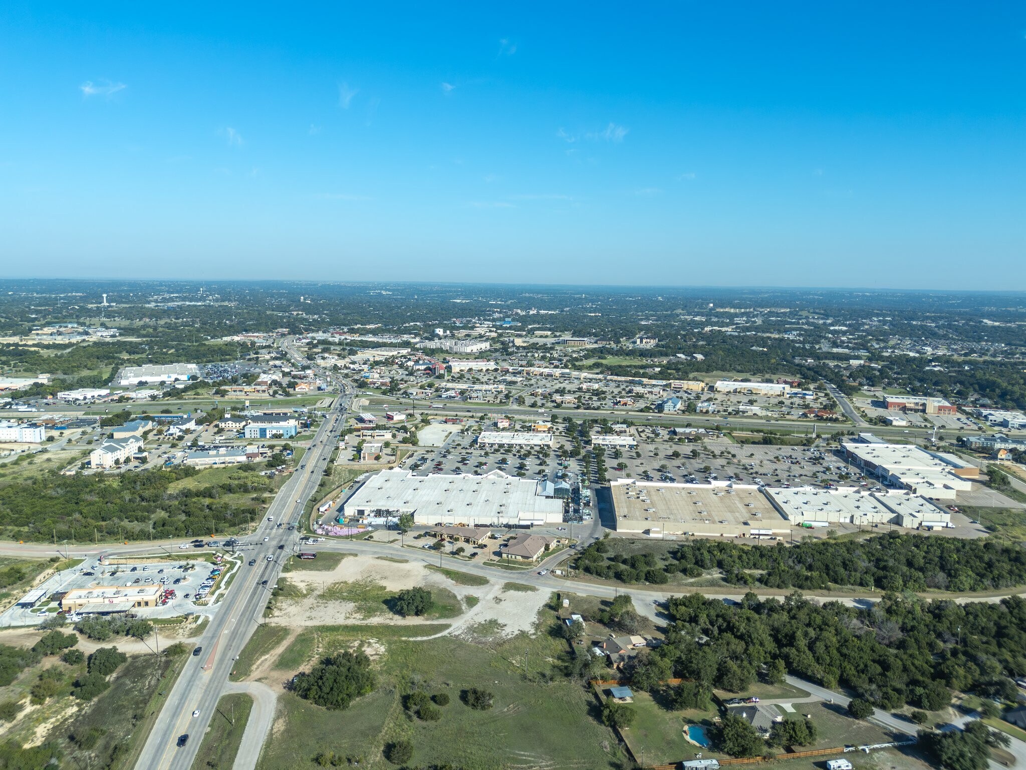 14+ Acres 51 S Cleburne Highway, Weatherford, TX à vendre Aérien- Image 1 de 23