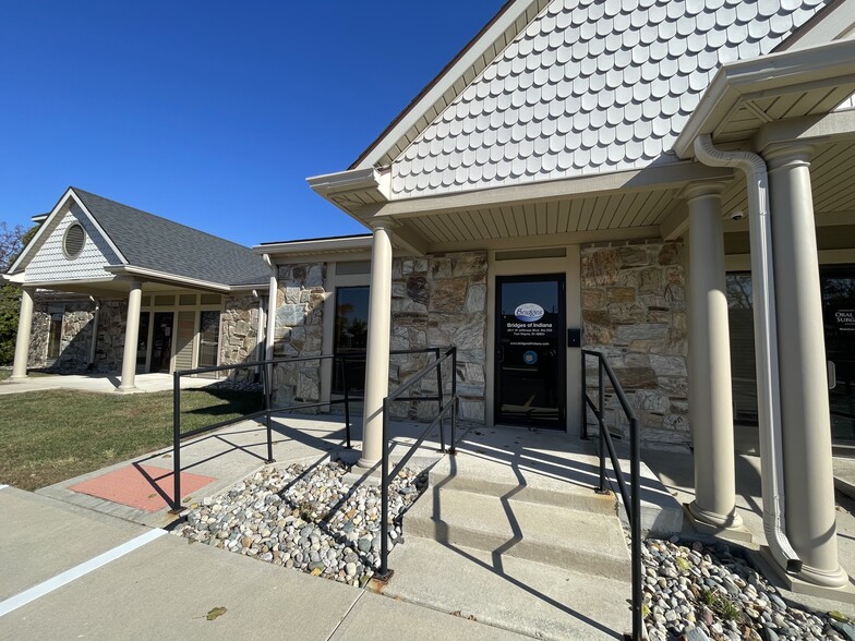 4011 W Jefferson Blvd, Fort Wayne, IN for lease - Building Photo - Image 2 of 5