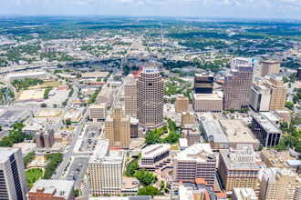 112 E Pecan St, San Antonio, TX - Aérien  Vue de la carte