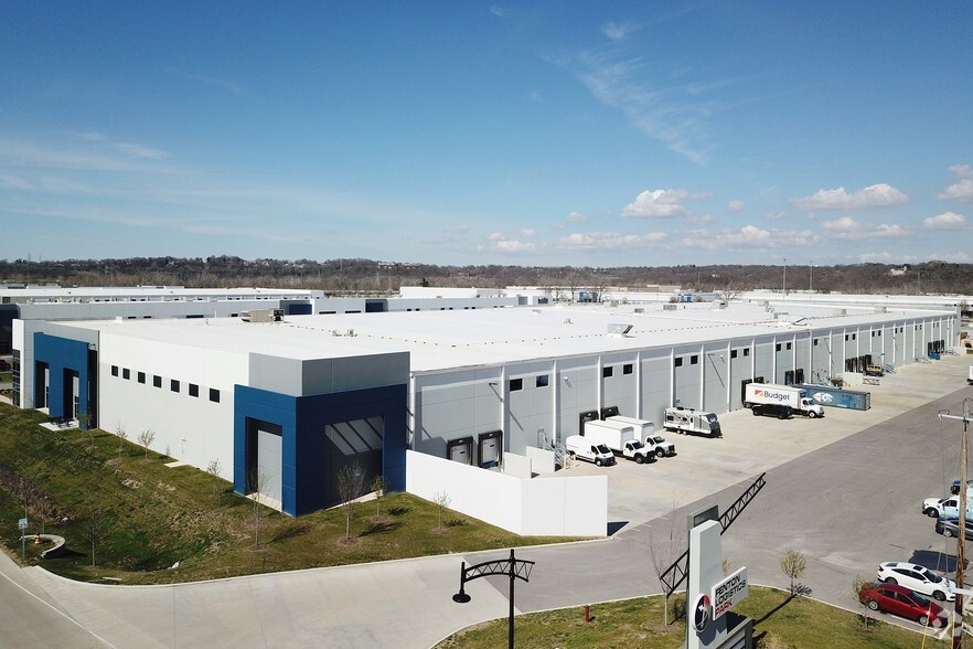 2052-2066 Fenton Logistics Park, Fenton, MO à vendre - Photo du bâtiment - Image 1 de 1