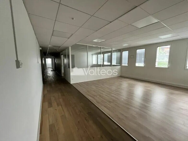 Office in Balma for lease - Interior Photo - Image 2 of 8