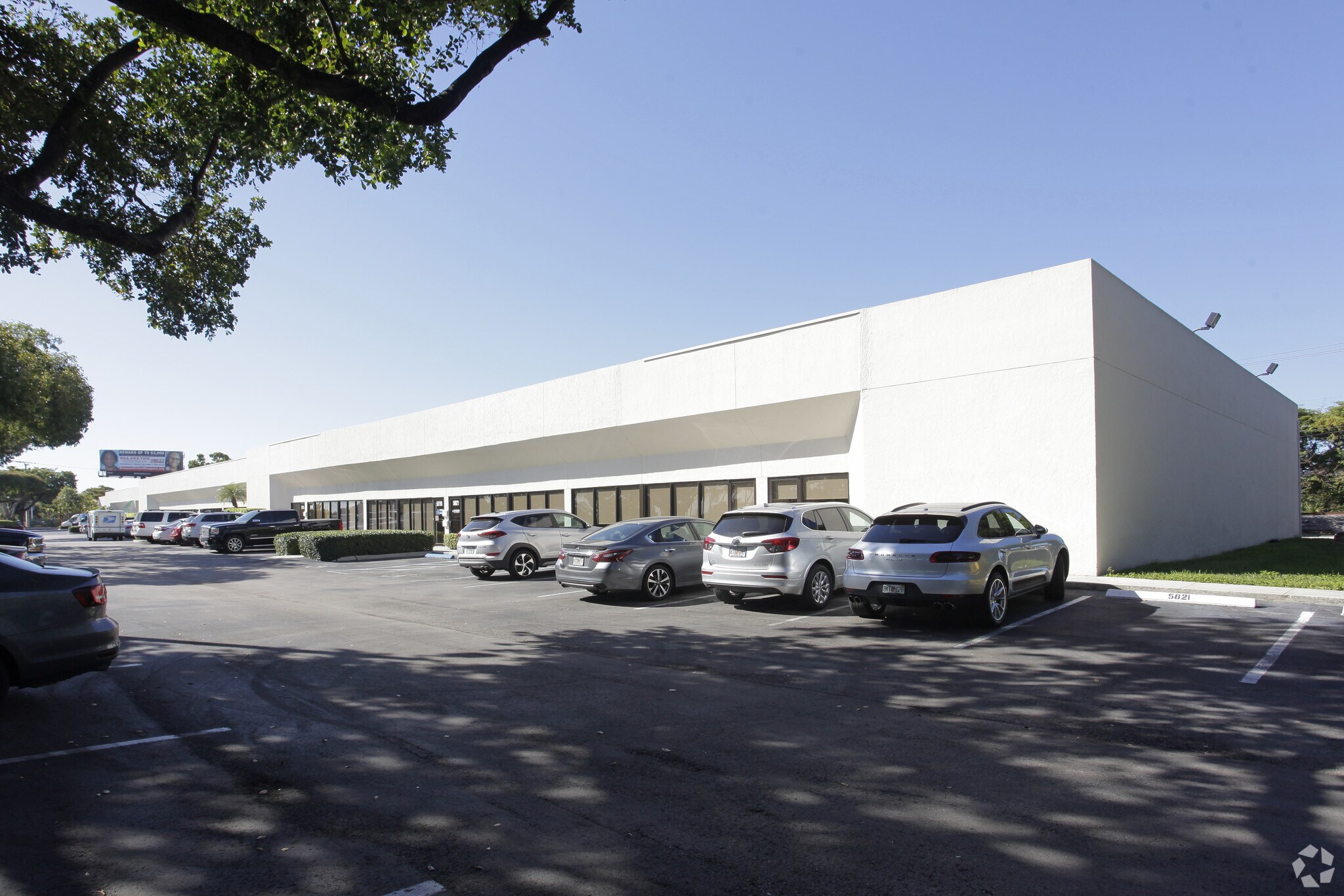 5801-5821 N Andrews Way, Fort Lauderdale, FL for lease Building Photo- Image 1 of 18