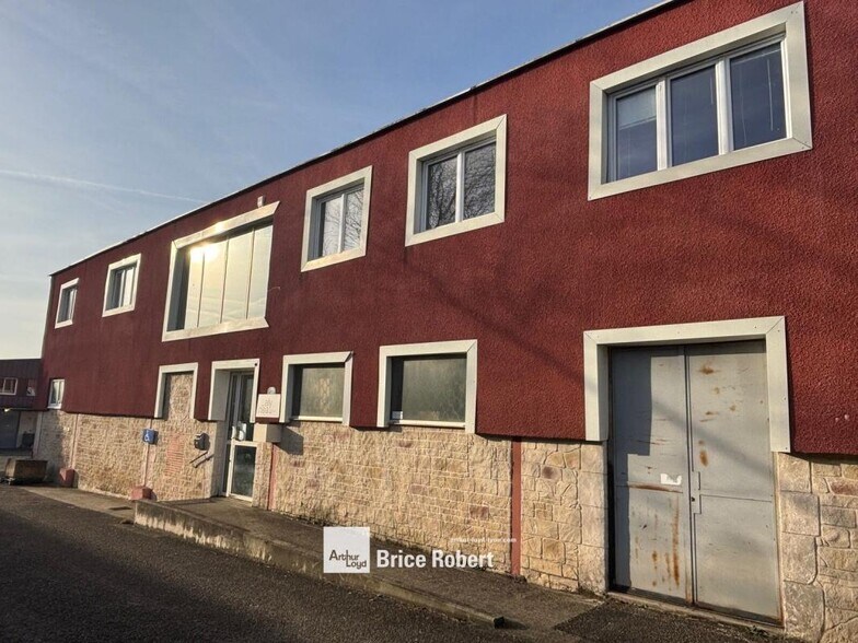 Flex in Saint Genis Laval for sale - Building Photo - Image 3 of 9