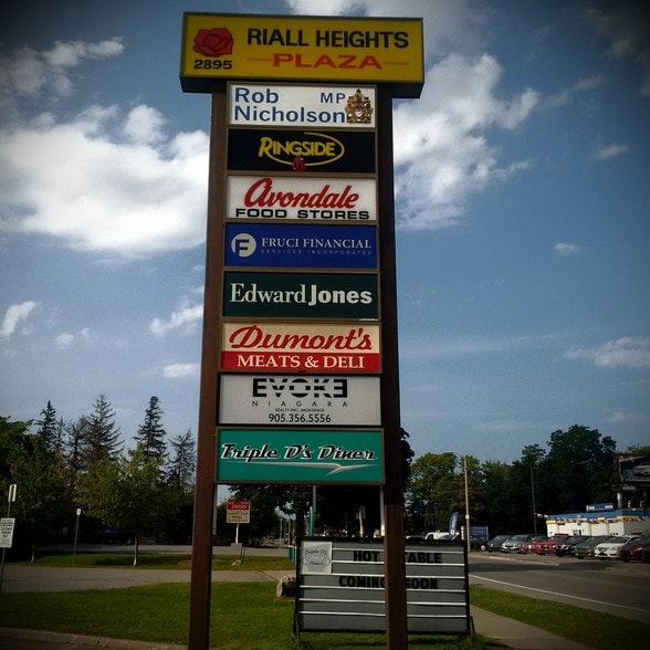 2895 Saint Paul Ave, Niagara Falls, ON for lease - Building Photo - Image 2 of 6