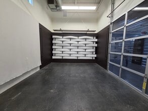 2195 Hyacinth St NE, Salem, OR for lease Interior Photo- Image 2 of 4