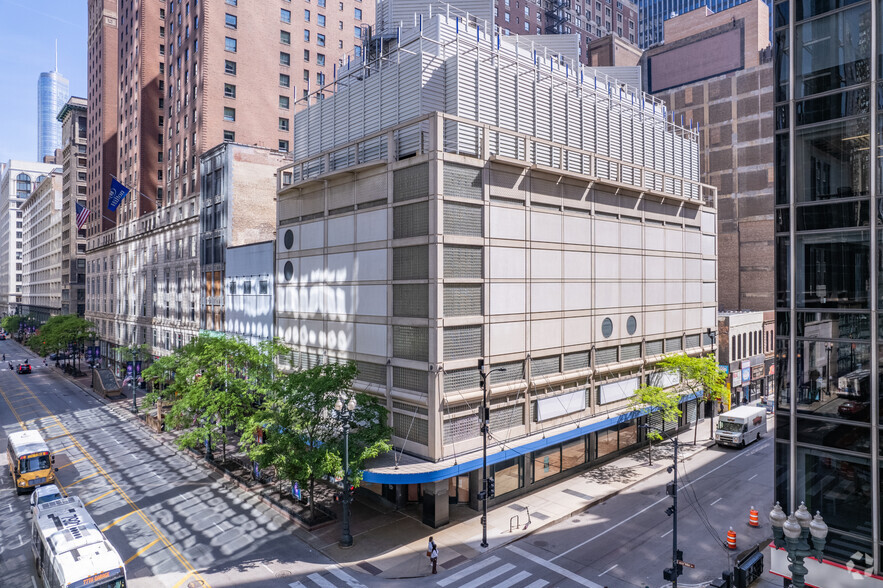 137 S State St, Chicago, IL for lease - Building Photo - Image 1 of 5