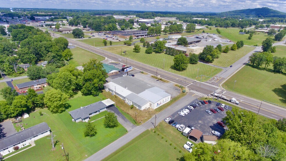 1608 Madison St, Shelbyville, TN à vendre - Photo du bâtiment - Image 3 de 28