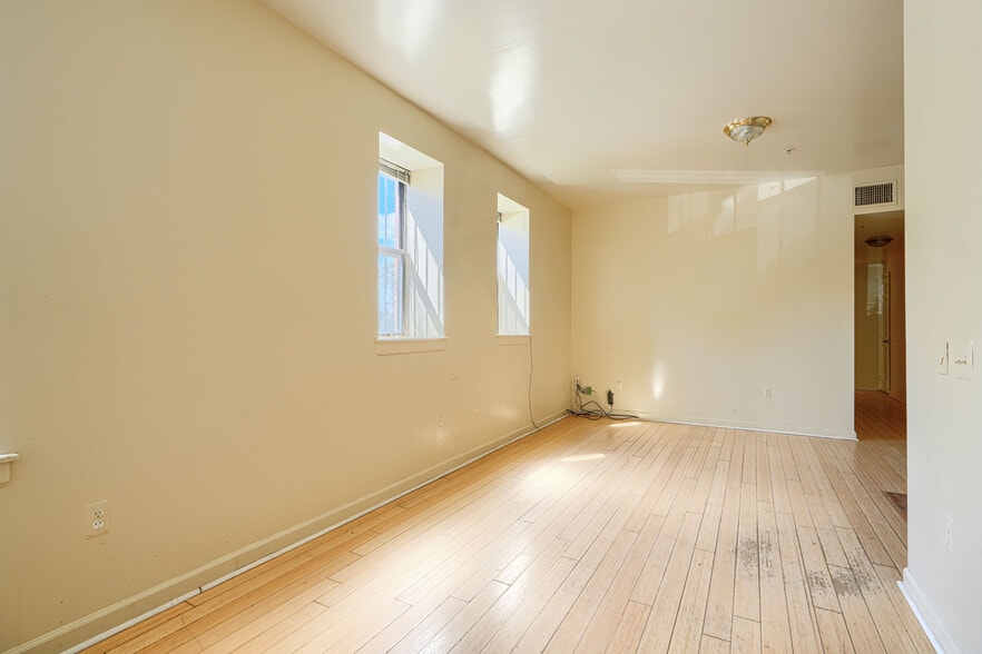 Sunflower House, Washington, DC for sale - Building Photo - Image 3 of 38