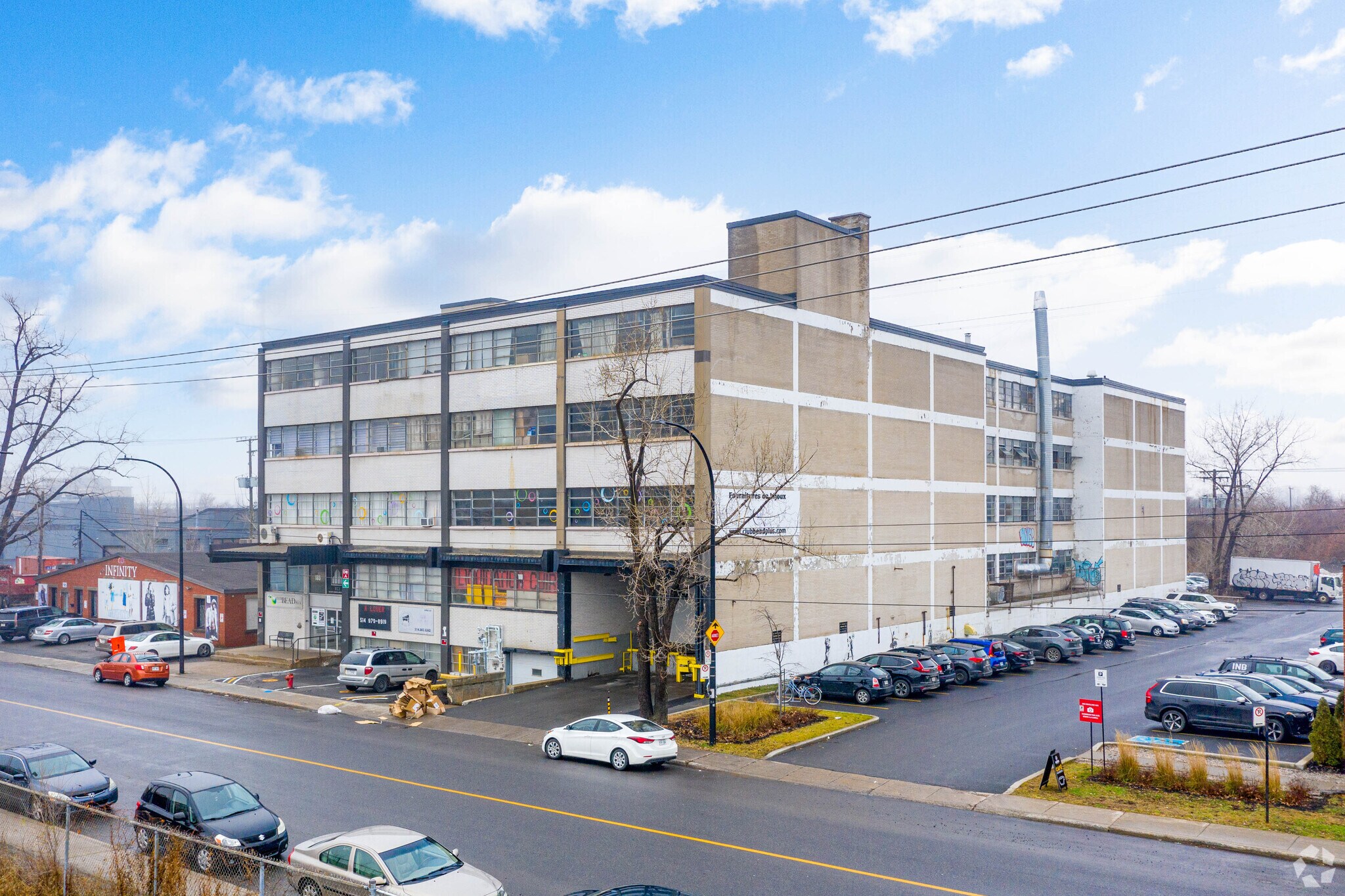 185 Rue De Louvain O, Montréal, QC à vendre Photo principale- Image 1 de 1