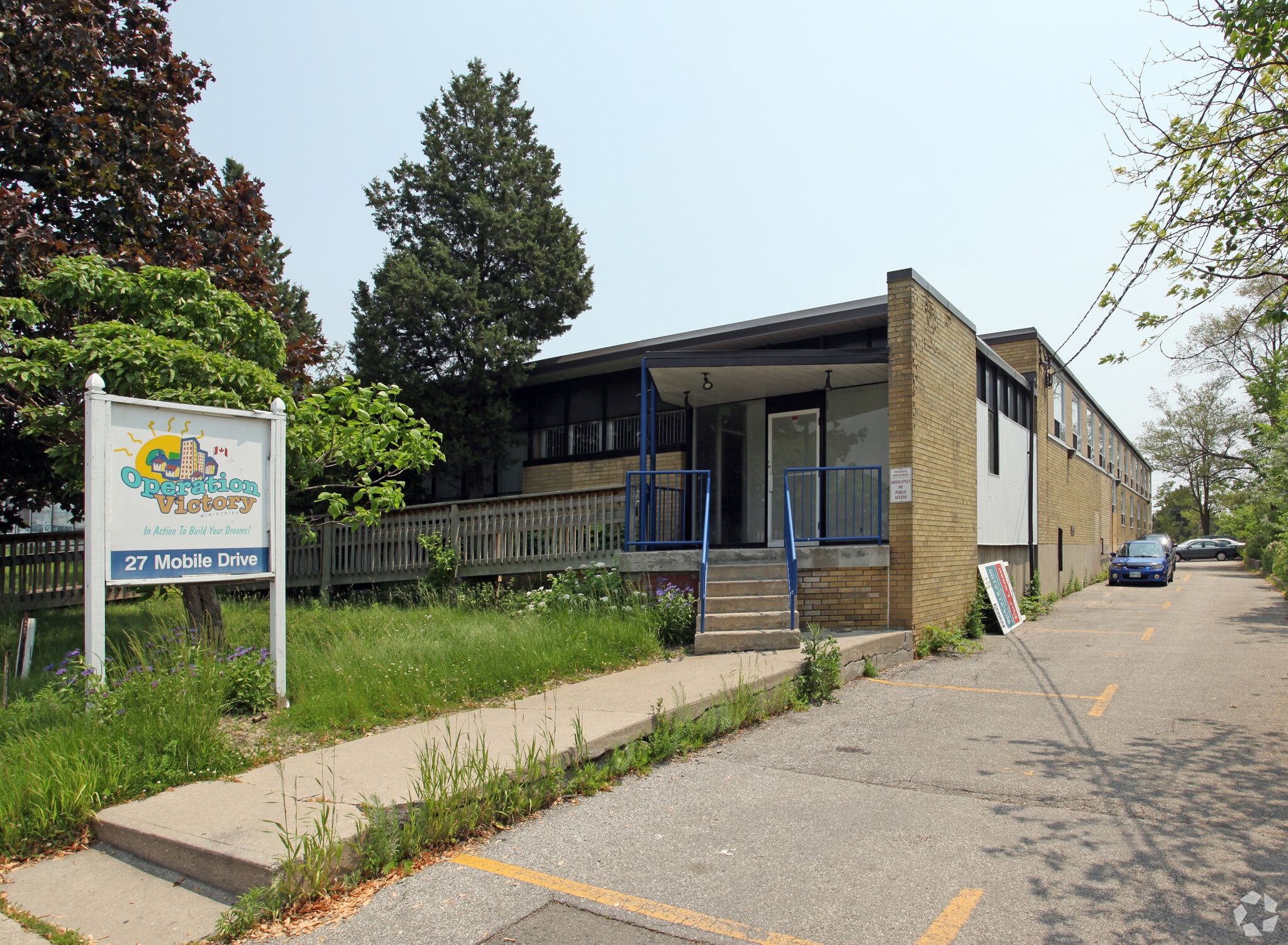 25-27 Mobile Dr, Toronto, ON for sale Primary Photo- Image 1 of 1