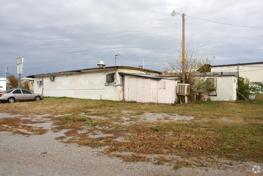 504 SW Lee Blvd, Lawton, OK for sale - Building Photo - Image 1 of 6