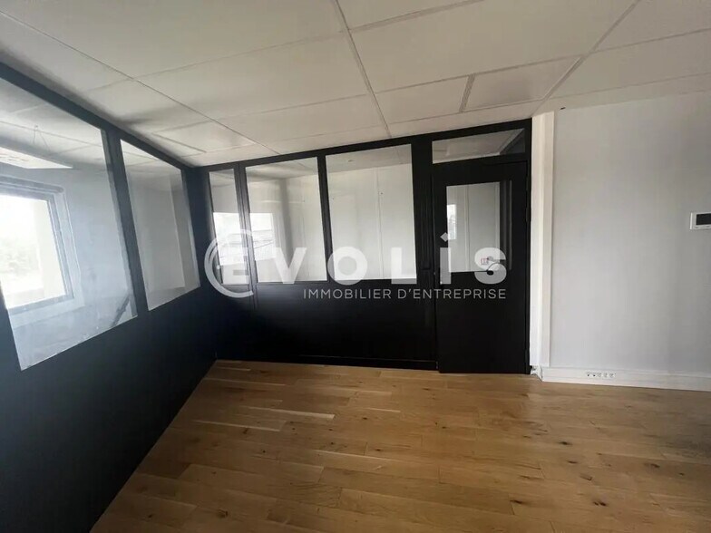 Bureau dans Champigny-sur-Marne à louer - Photo intérieure - Image 3 de 8