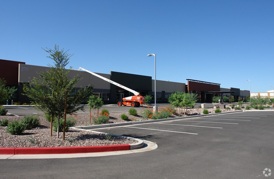 275 E Germann Rd, Gilbert, AZ à louer - Photo du bâtiment - Image 3 de 4