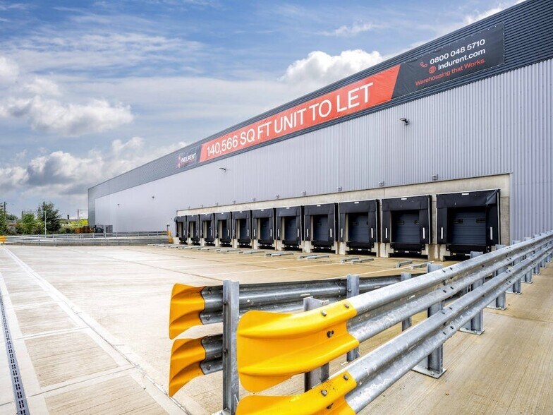 M140 Third Av, Milton Keynes à louer - Photo du bâtiment - Image 2 de 7