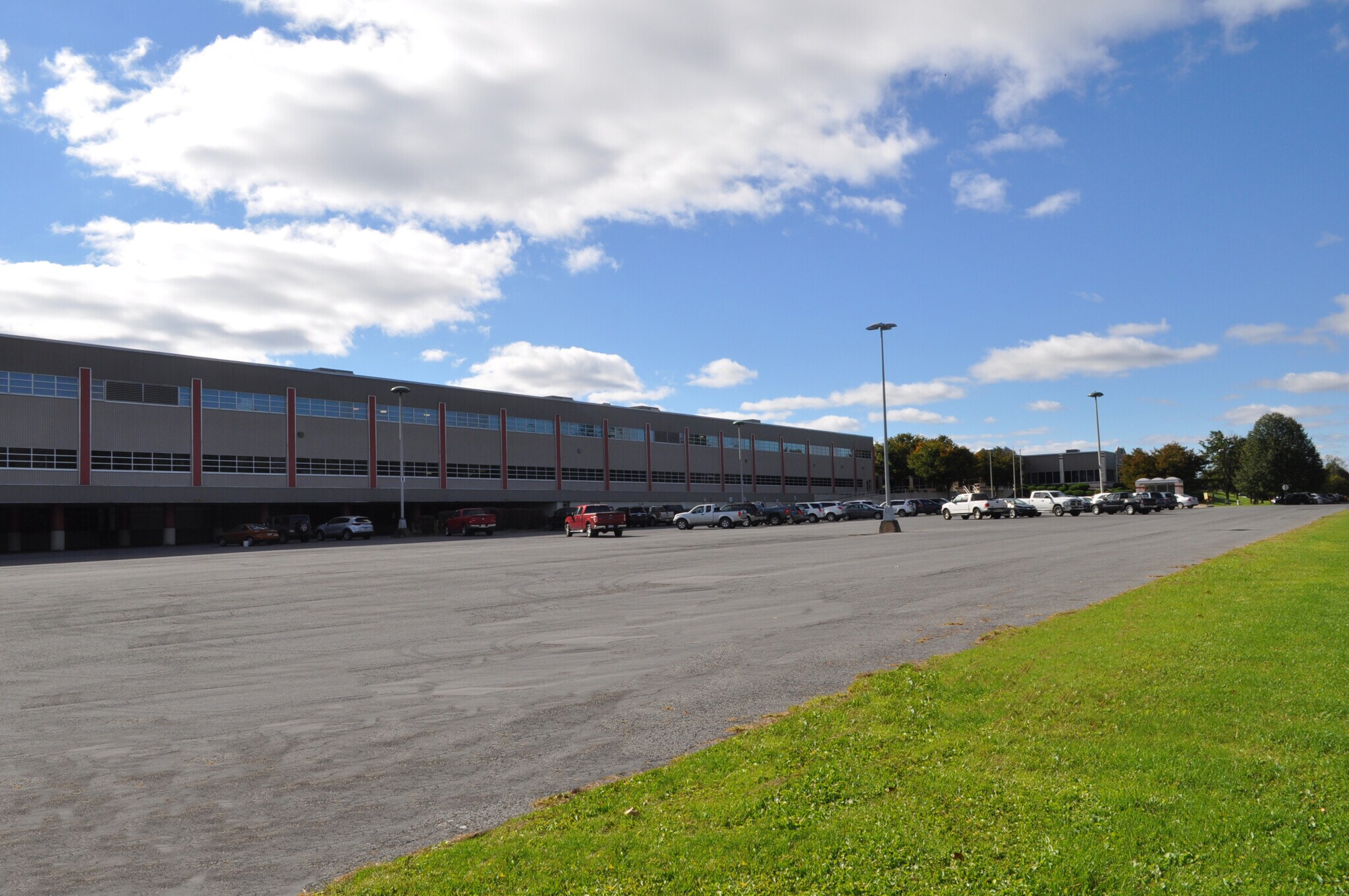 121 N Harrison Rd, Pleasant Gap, PA à louer Photo du bâtiment- Image 1 de 4