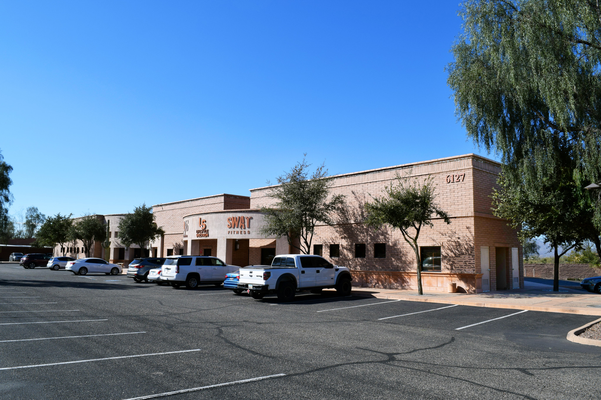 6127 N La Cholla Blvd, Tucson, AZ à vendre Photo du bâtiment- Image 1 de 1