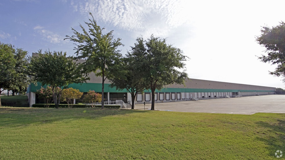 1211 Avenue T, Grand Prairie, TX à louer - Photo du bâtiment - Image 2 de 6