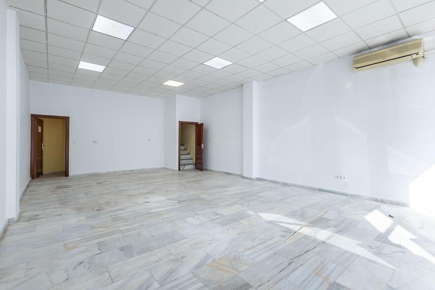 Avenida Juncaril, 128, Peligros, Granada for sale - Interior Photo - Image 1 of 21