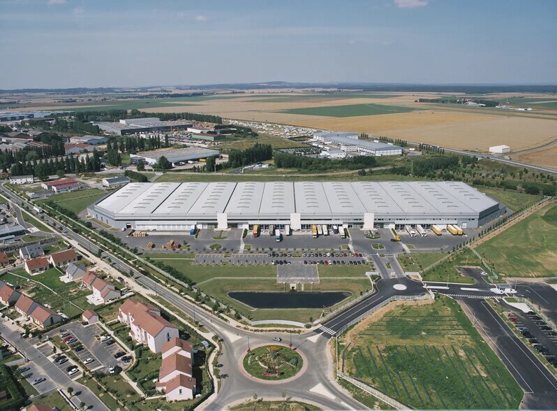53 Route De Paris, Le Plessis-Belleville à louer - Photo du bâtiment - Image 2 de 3