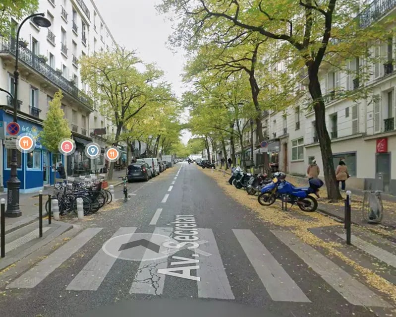 Retail in Paris for lease Building Photo- Image 1 of 4
