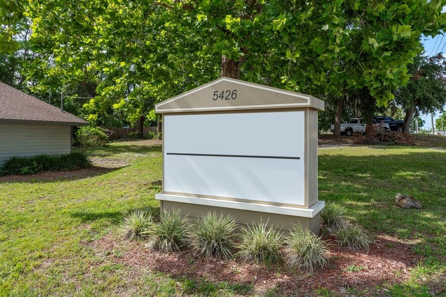 5426 Crafts St, New Port Richey, FL for lease - Building Photo - Image 3 of 7