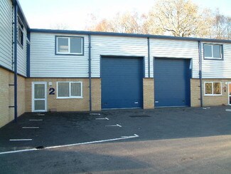 Plus de détails pour The Glenmore Centre Rd, Fordingbridge - Industriel à vendre
