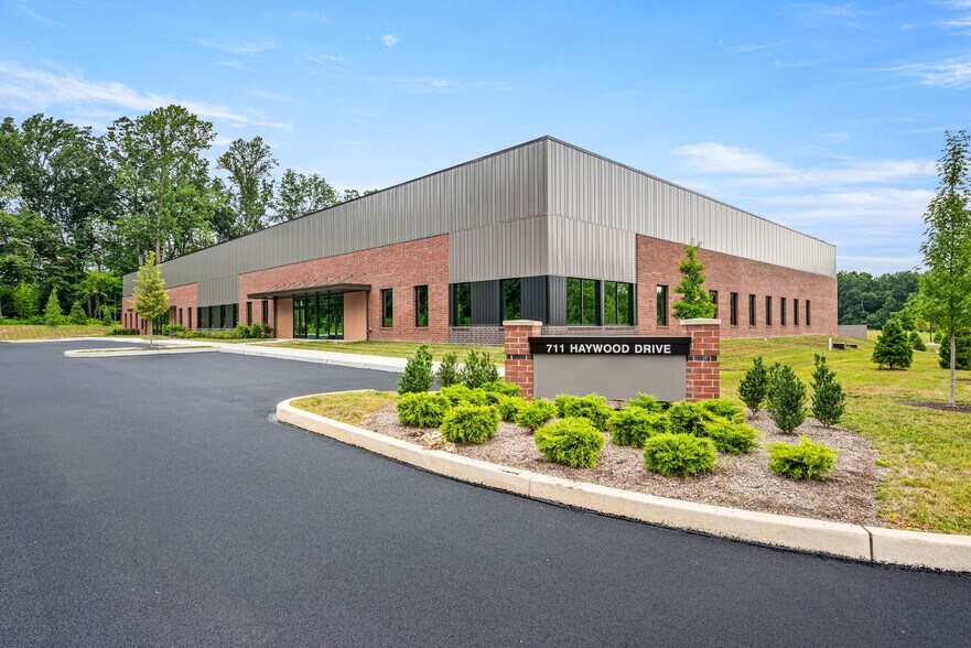 713 Haywood Dr, Exton, PA à louer - Photo du bâtiment - Image 2 de 4