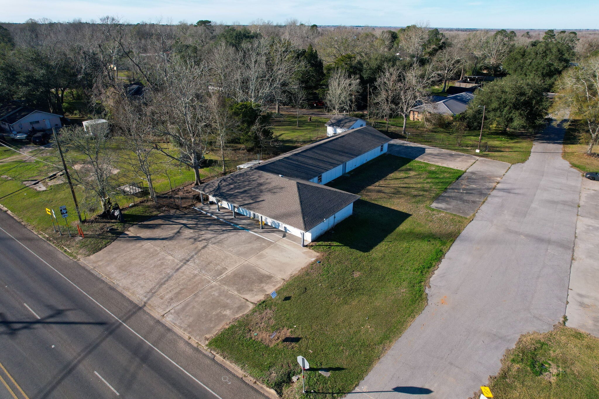 114 Main St, Hull, TX for sale Primary Photo- Image 1 of 26