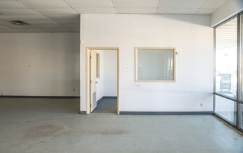 720-756 Broadway St, Berlin, WI for lease Interior Photo- Image 2 of 6